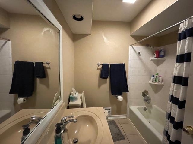327 East River Road Flushing, MI 48433 - Photo 8 of 19 50049944-7.JPG
