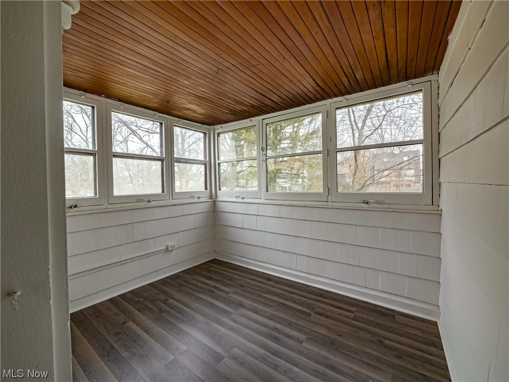 1007 Rushleigh Road Cleveland Heights, OH 44121 - Photo 15 of 22 enclosed 2nd floor porch