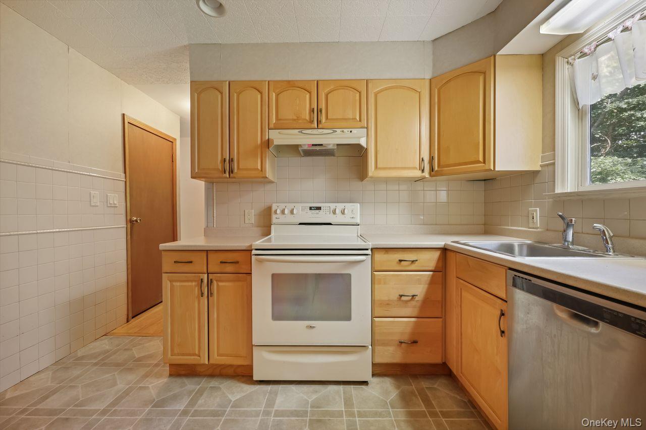 19 Clematis Road Brewster, NY 10509 - Photo 10 of 26