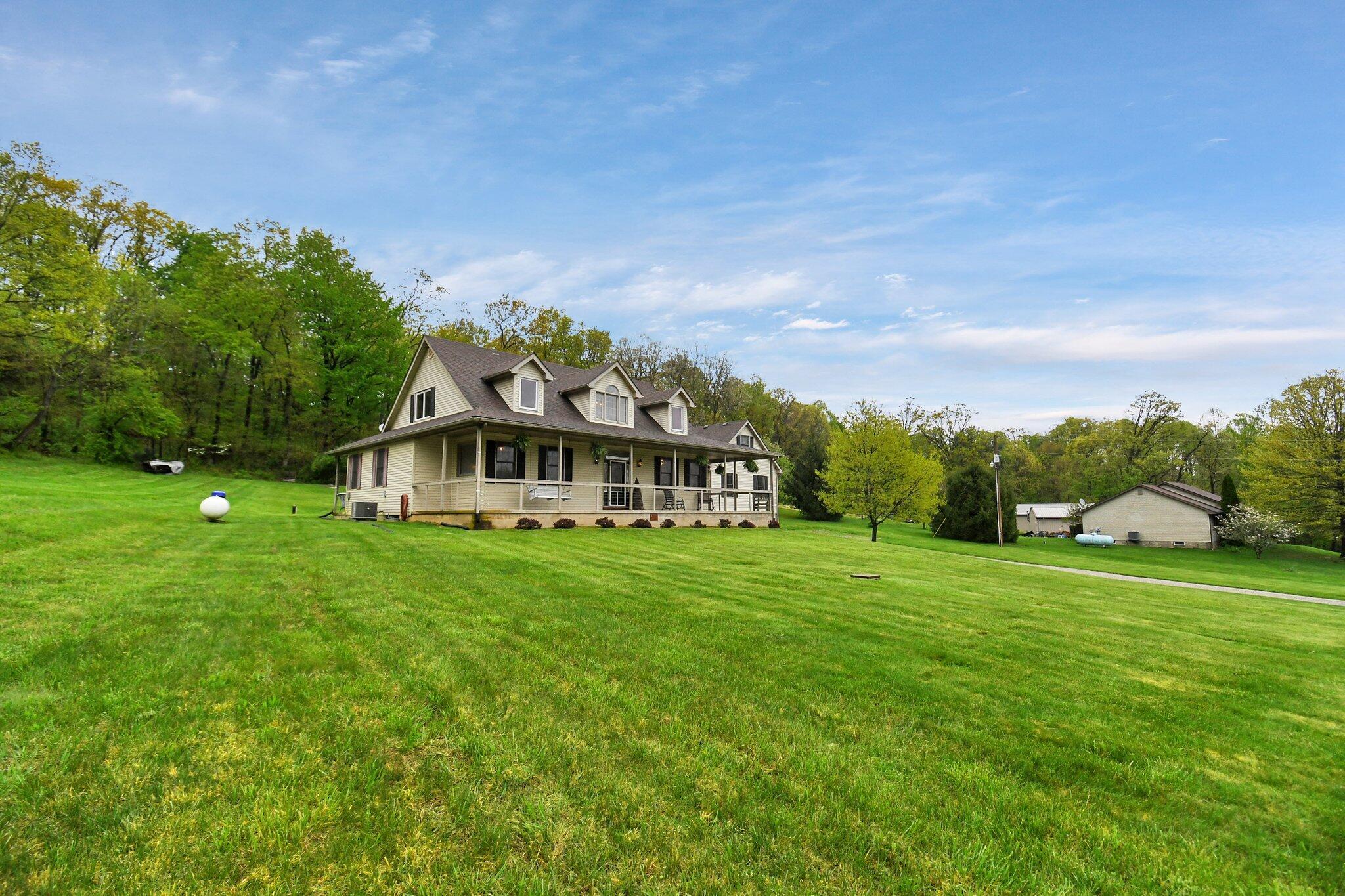 4630 Hopewell Church Road Southwest Lancaster, OH 43130 - Photo 3 of 31 4-web-or-mls-4630-hopewell-church-rd-sw