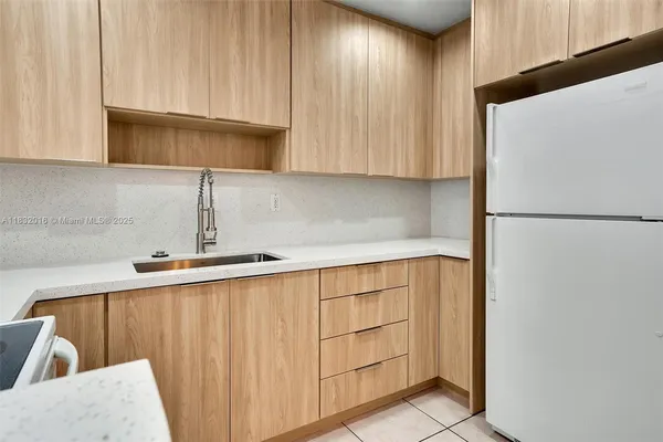 $395,000 | 8650 Southwest 67th Avenue, Unit 1025, Pinecrest, FL 33156