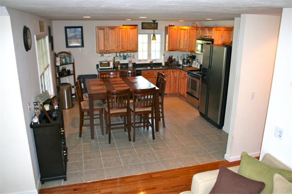 25 Rena Street Worcester, MA 01604 - Photo 4 of 21 Gallery Image 4