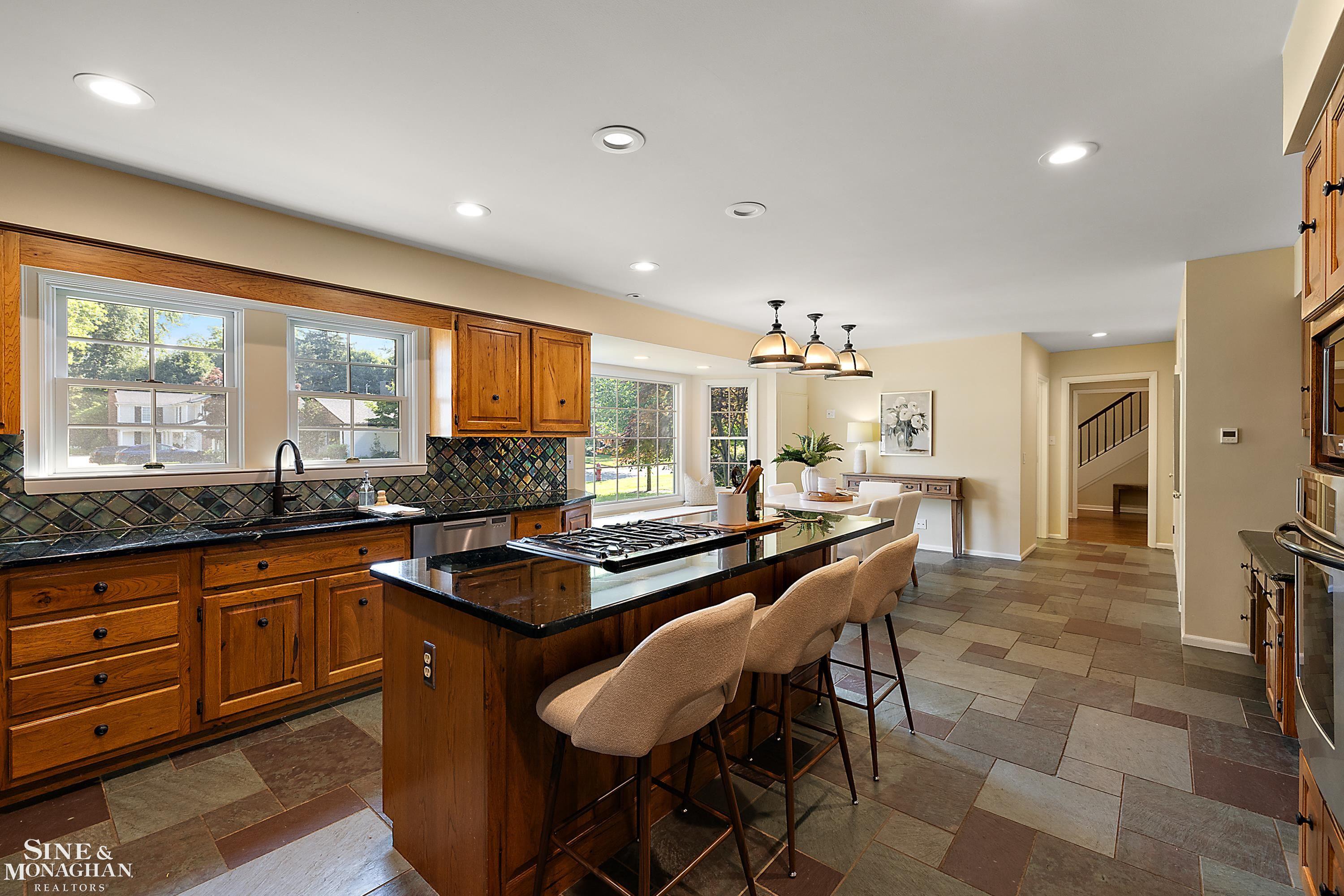 39 Harbor Hill Road Grosse Pointe Farms, MI 48236 - Photo 9 of 46 Gallery Image 9