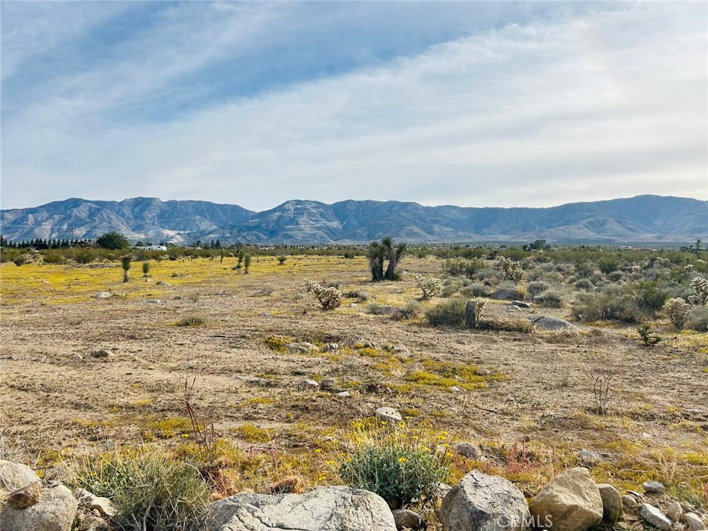 32 Amber Lucerne Valley, CA 92356 - Photo 11 of 14 a view of an ocean and a mountain