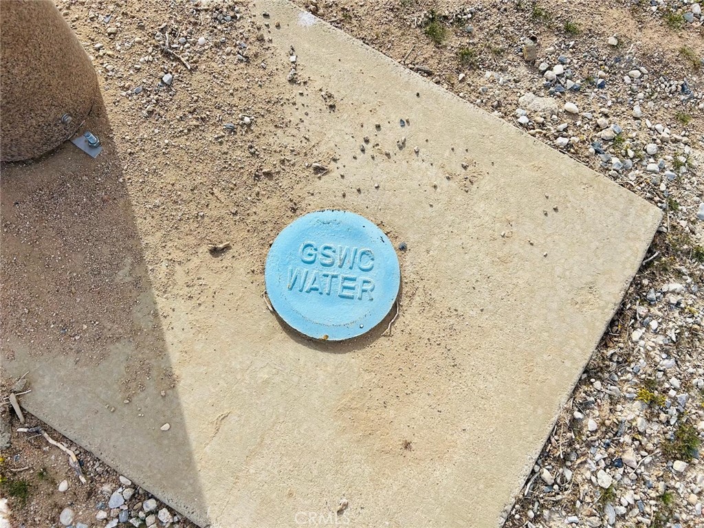 32 Amber Lucerne Valley, CA 92356 - Photo 14 of 14 a view of a dry door