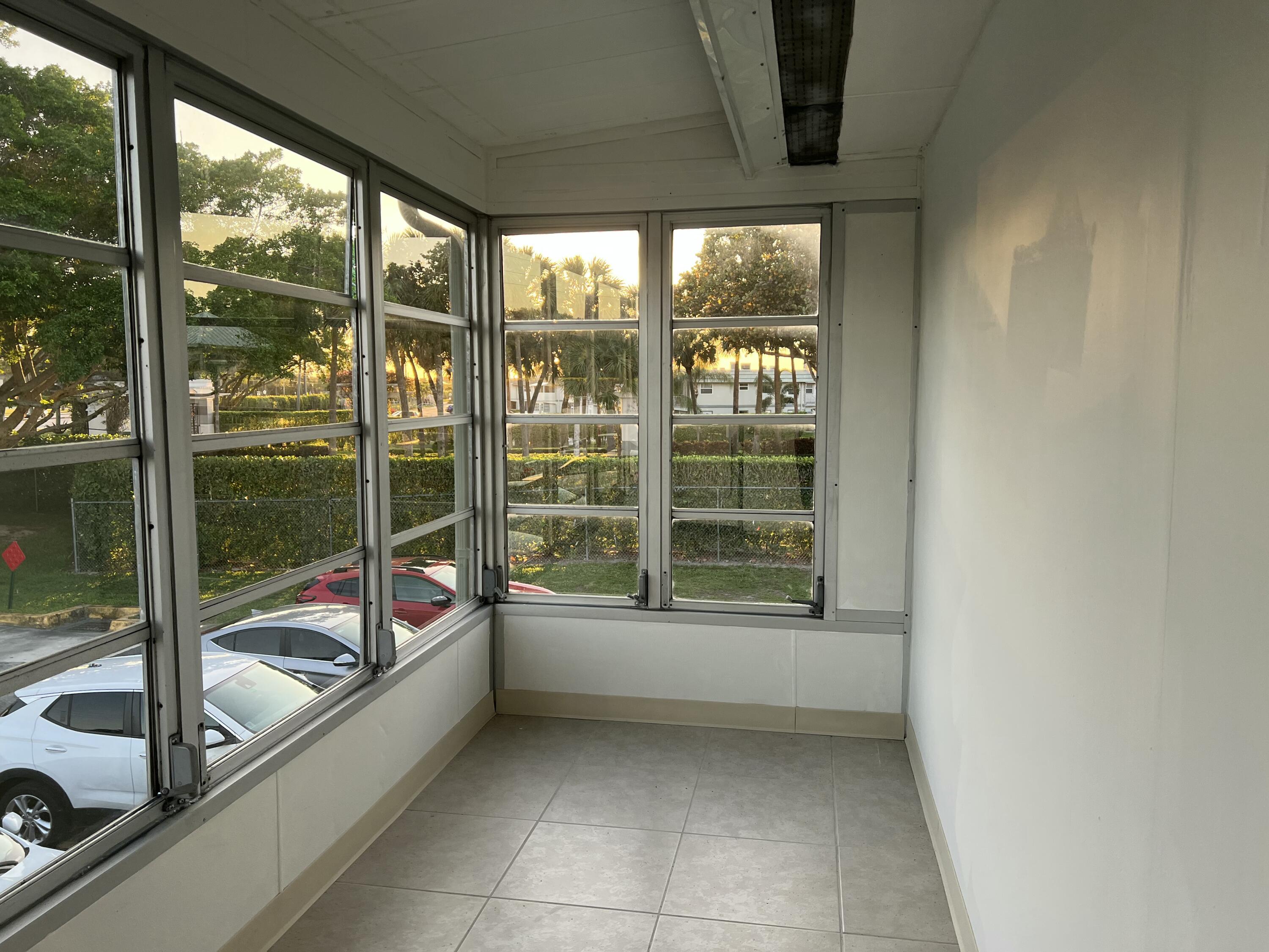 267 Flanders F Delray Beach, FL 33484 - Photo 6 of 20 IMG_2092