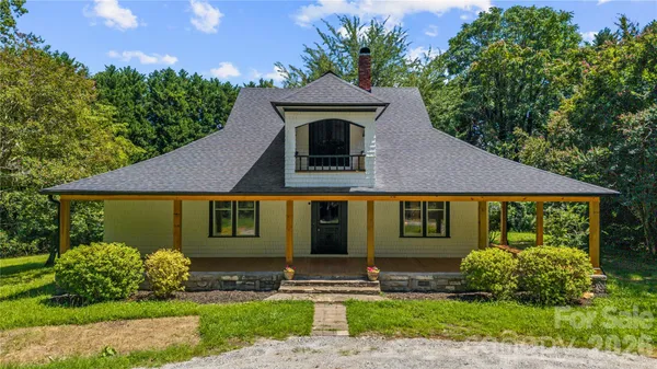 $1,000,000 | 103 Hyde Avenue, Tryon, NC 28782