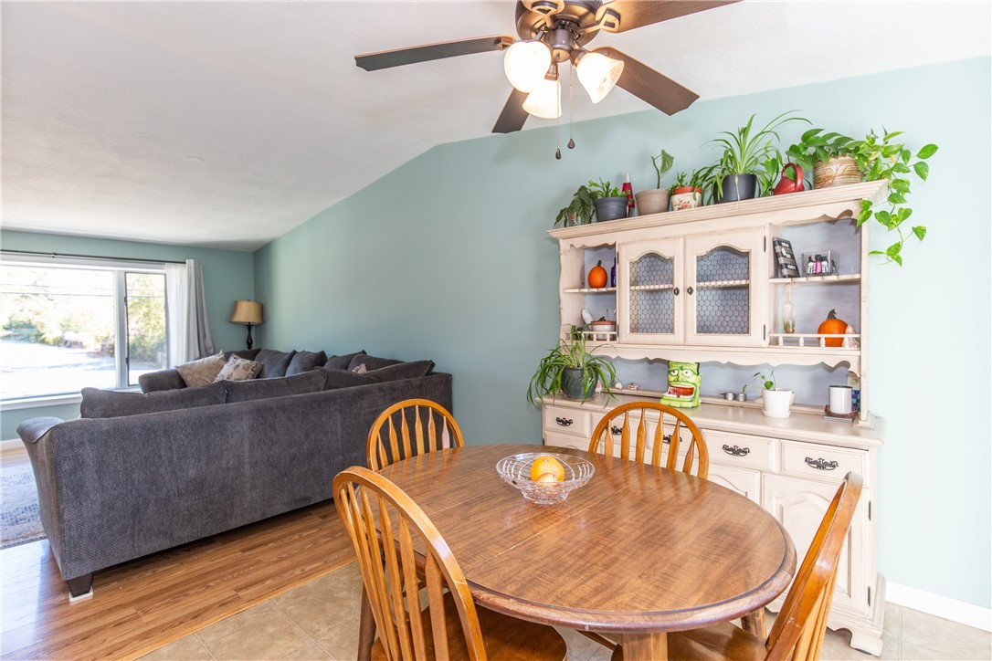 85 Nausauket Road Warwick, RI 02886 - Photo 11 of 45 Dining area