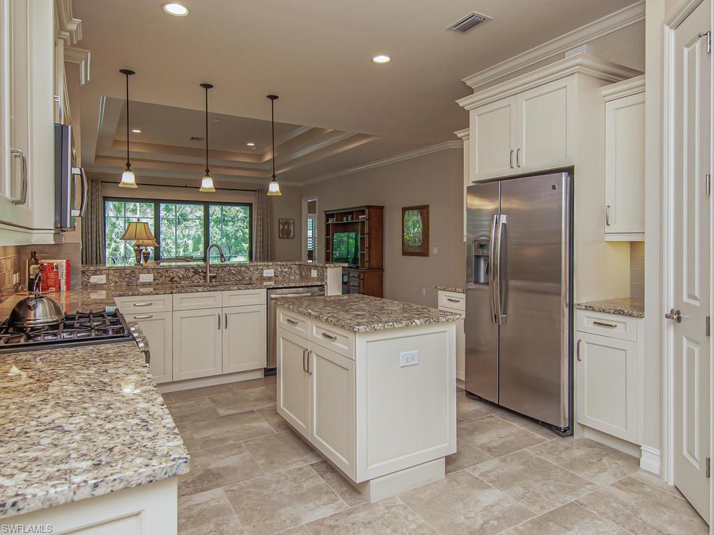 6643 Roma Way Naples, FL 34113 - Photo 10 of 35 Kitchen