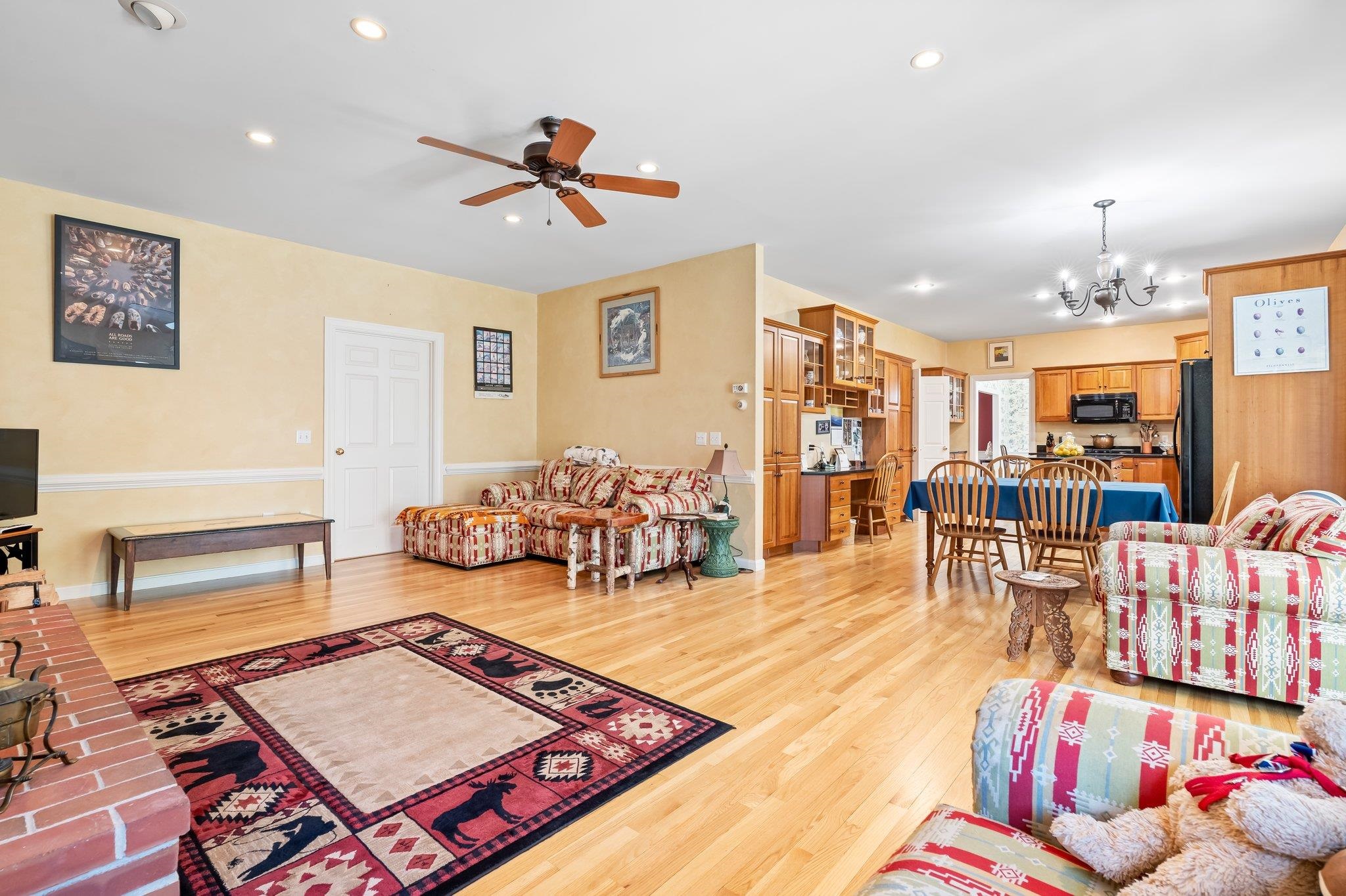56 Olde English Road Bedford, NH 03110 - Photo 11 of 44