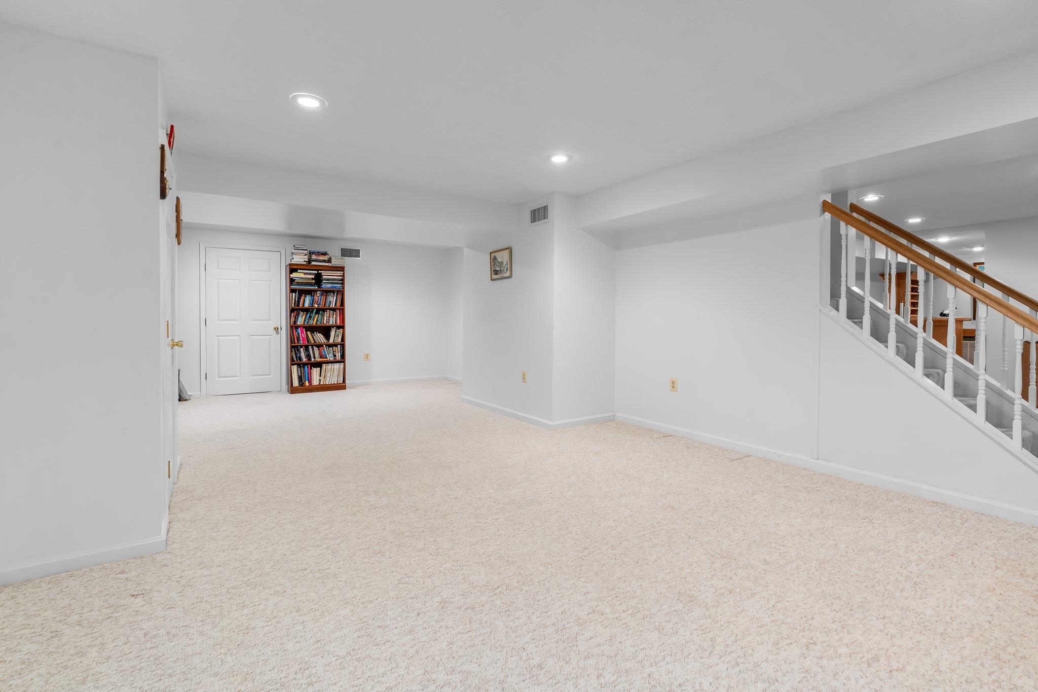 56 Olde English Road Bedford, NH 03110 - Photo 32 of 44