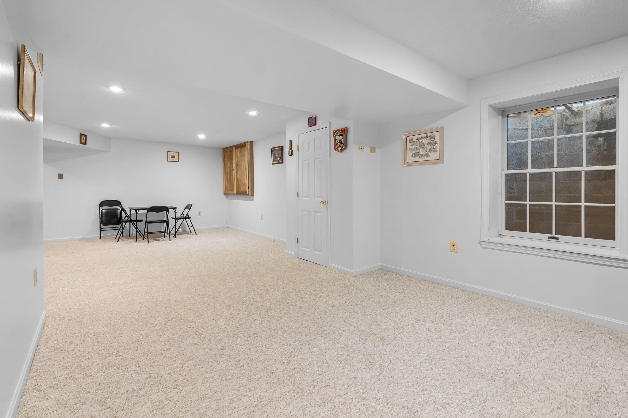 56 Olde English Road Bedford, NH 03110 - Photo 33 of 44