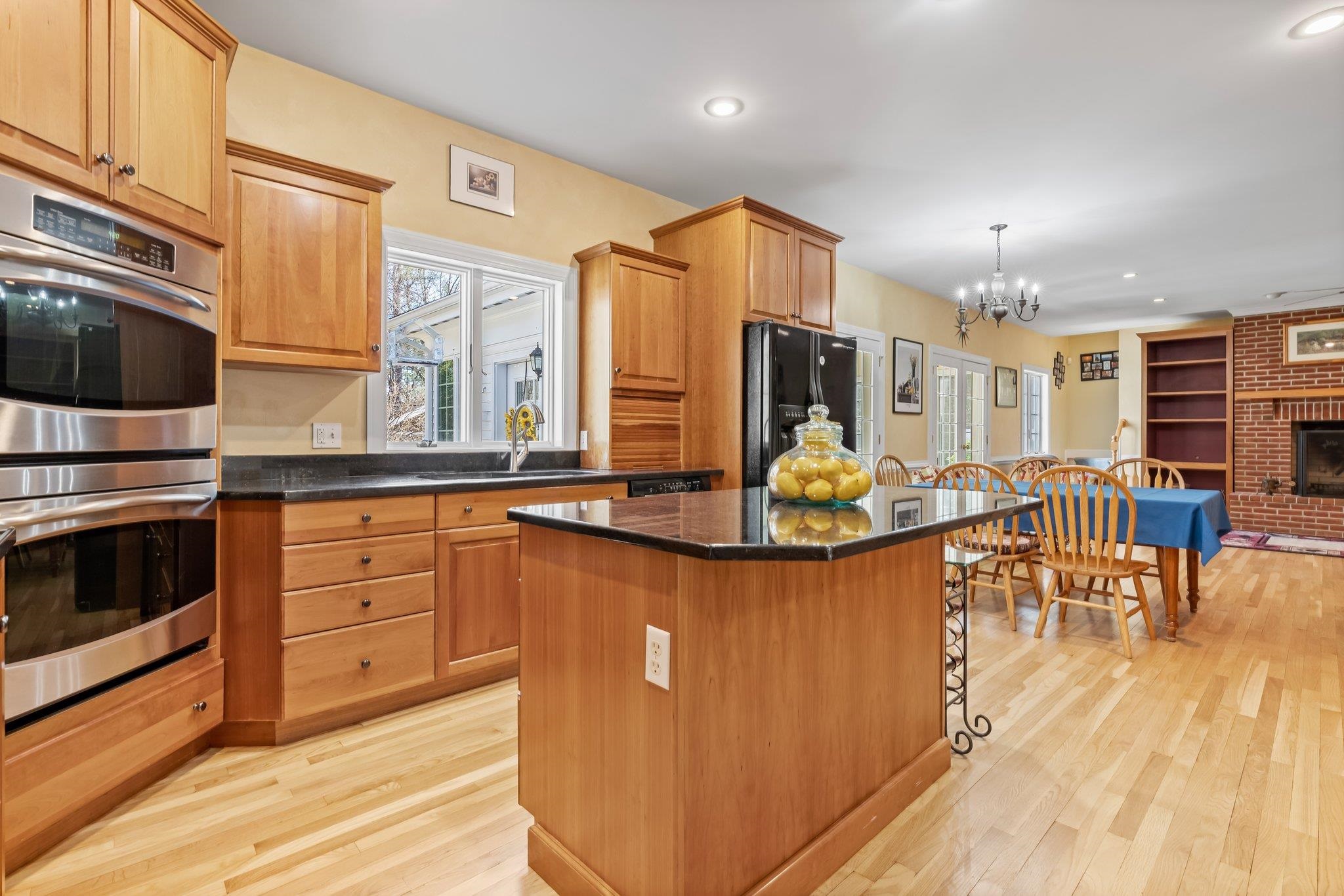 56 Olde English Road Bedford, NH 03110 - Photo 4 of 44