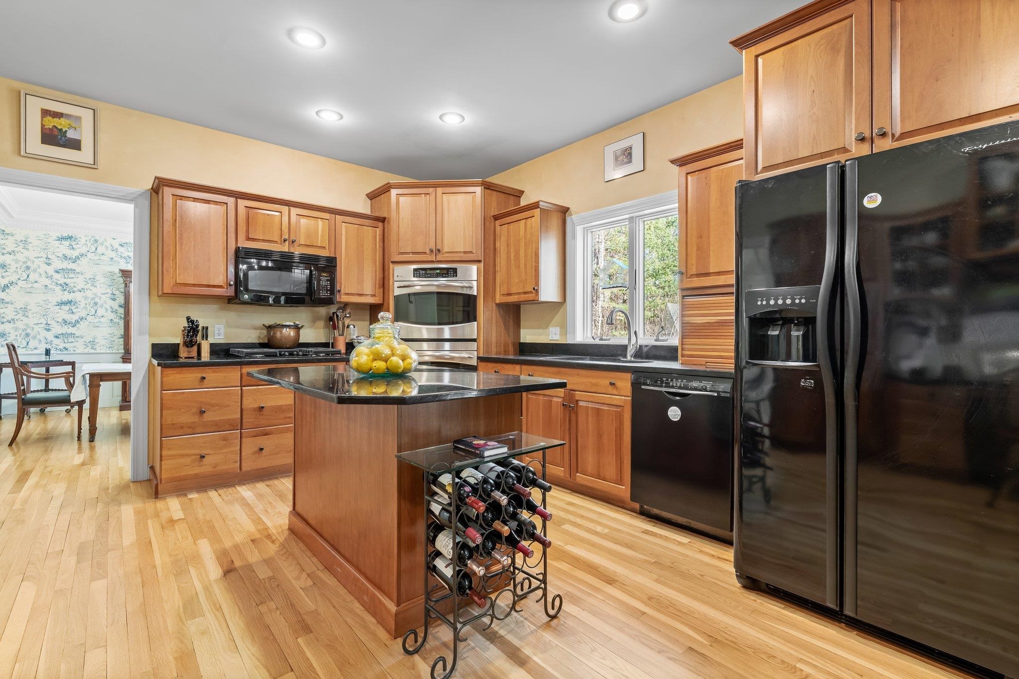 56 Olde English Road Bedford, NH 03110 - Photo 5 of 44
