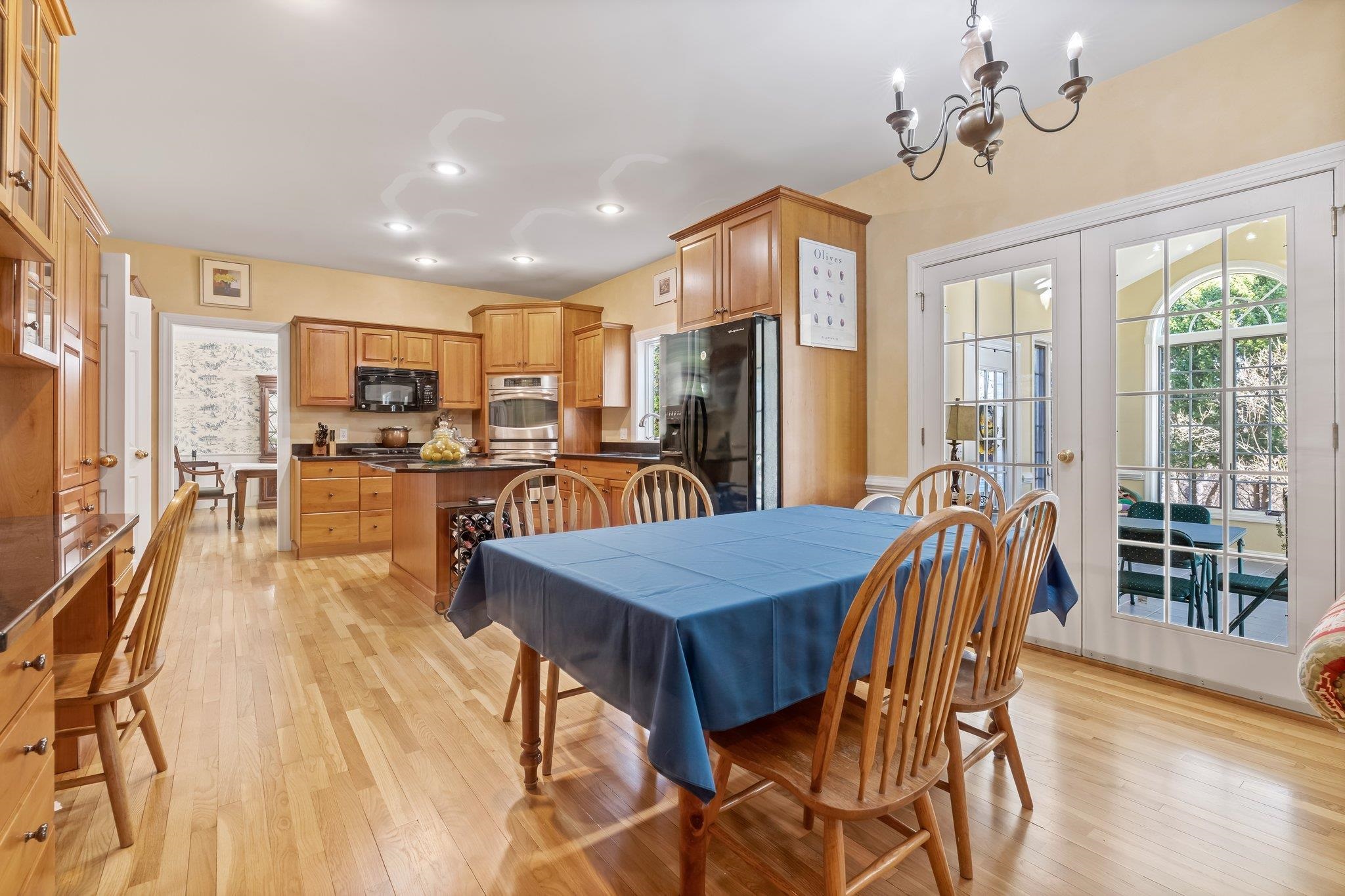 56 Olde English Road Bedford, NH 03110 - Photo 6 of 44