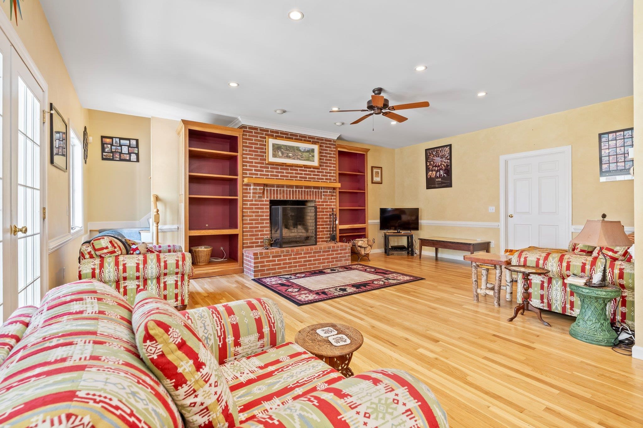 56 Olde English Road Bedford, NH 03110 - Photo 10 of 44