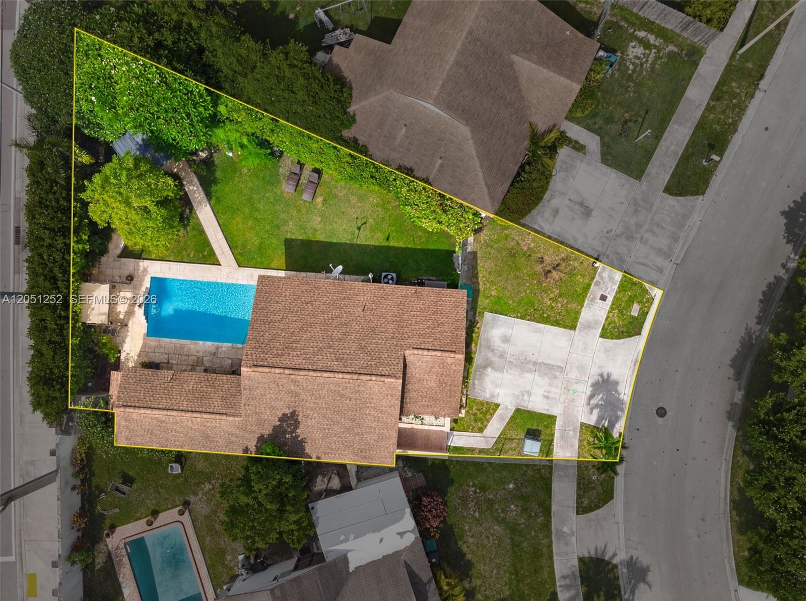 12422 Southwest 199th Street Miami, FL 33177 - Photo 3 of 33