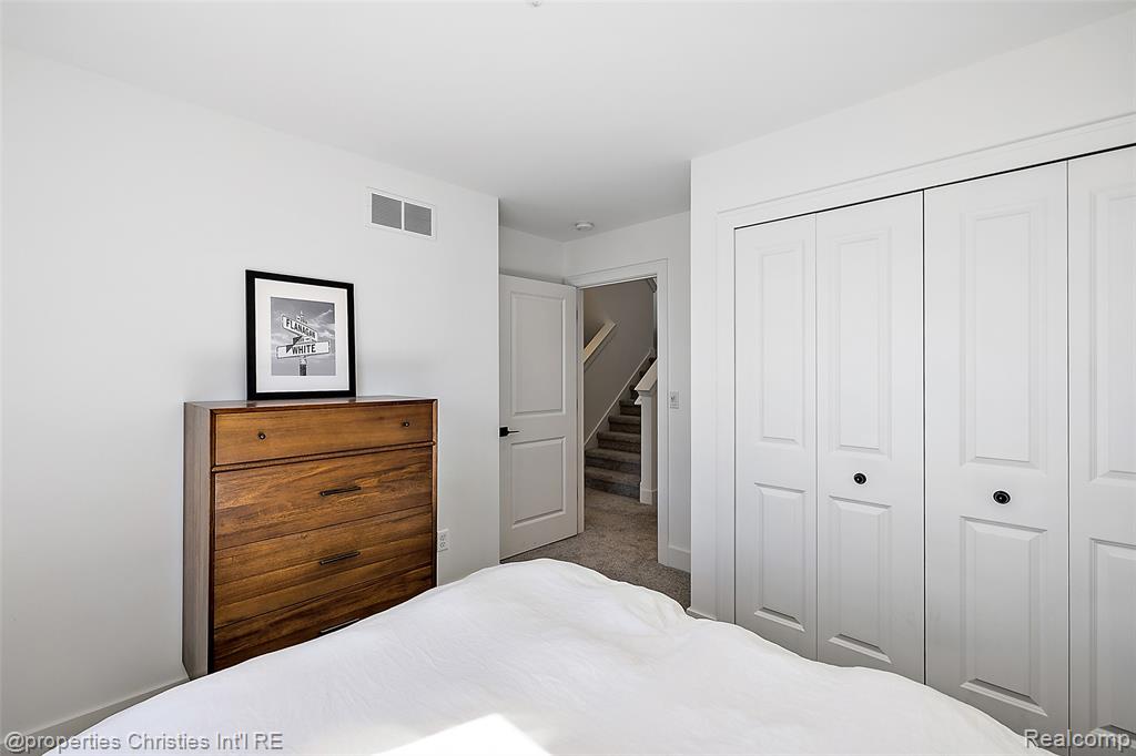 1041 Hampton Street, Unit 43 Detroit, MI 48236 - Photo 28 of 33