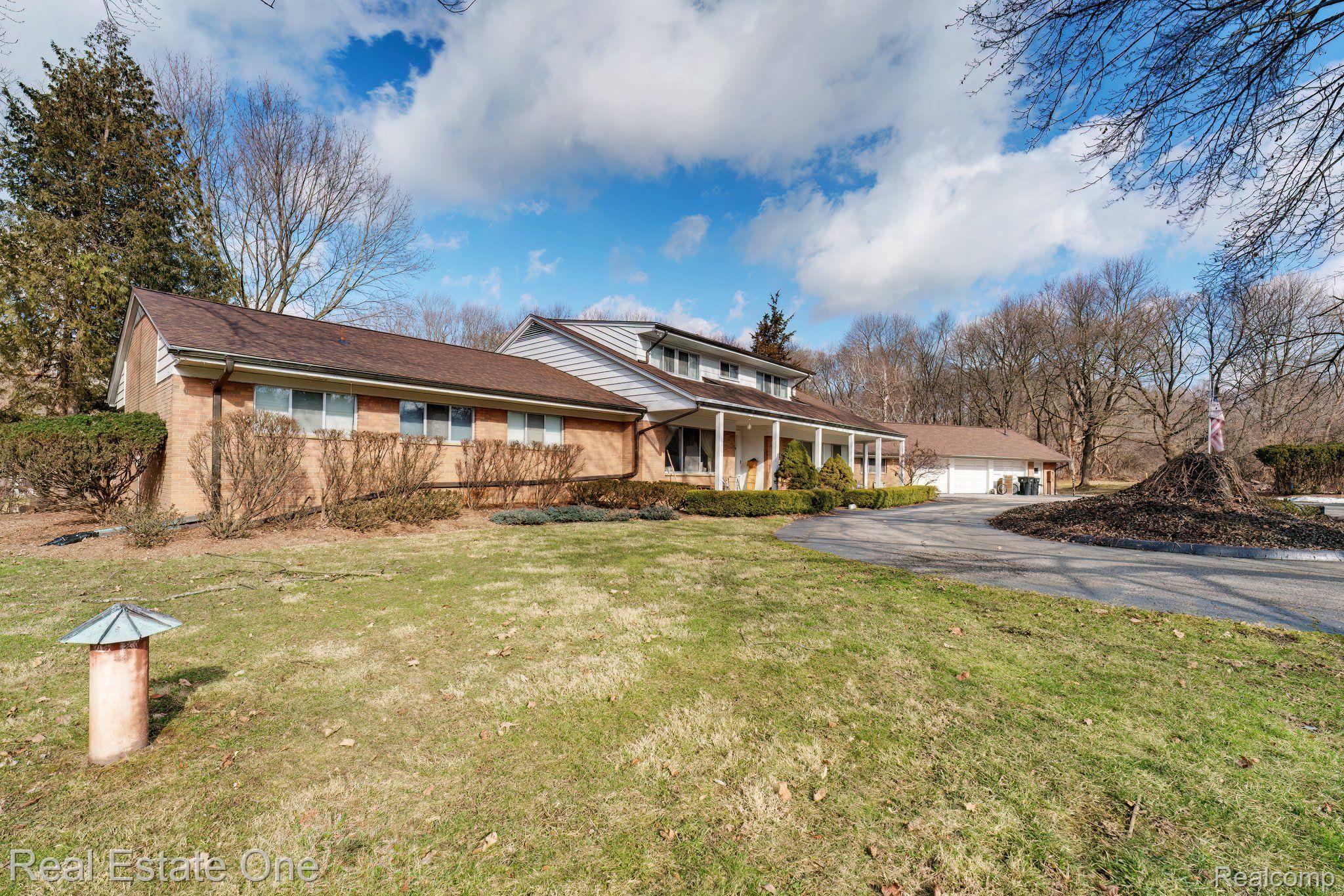 1185 Eton Cross Road Bloomfield Hills, MI 48304 - Photo 12 of 16 Gallery Image 12