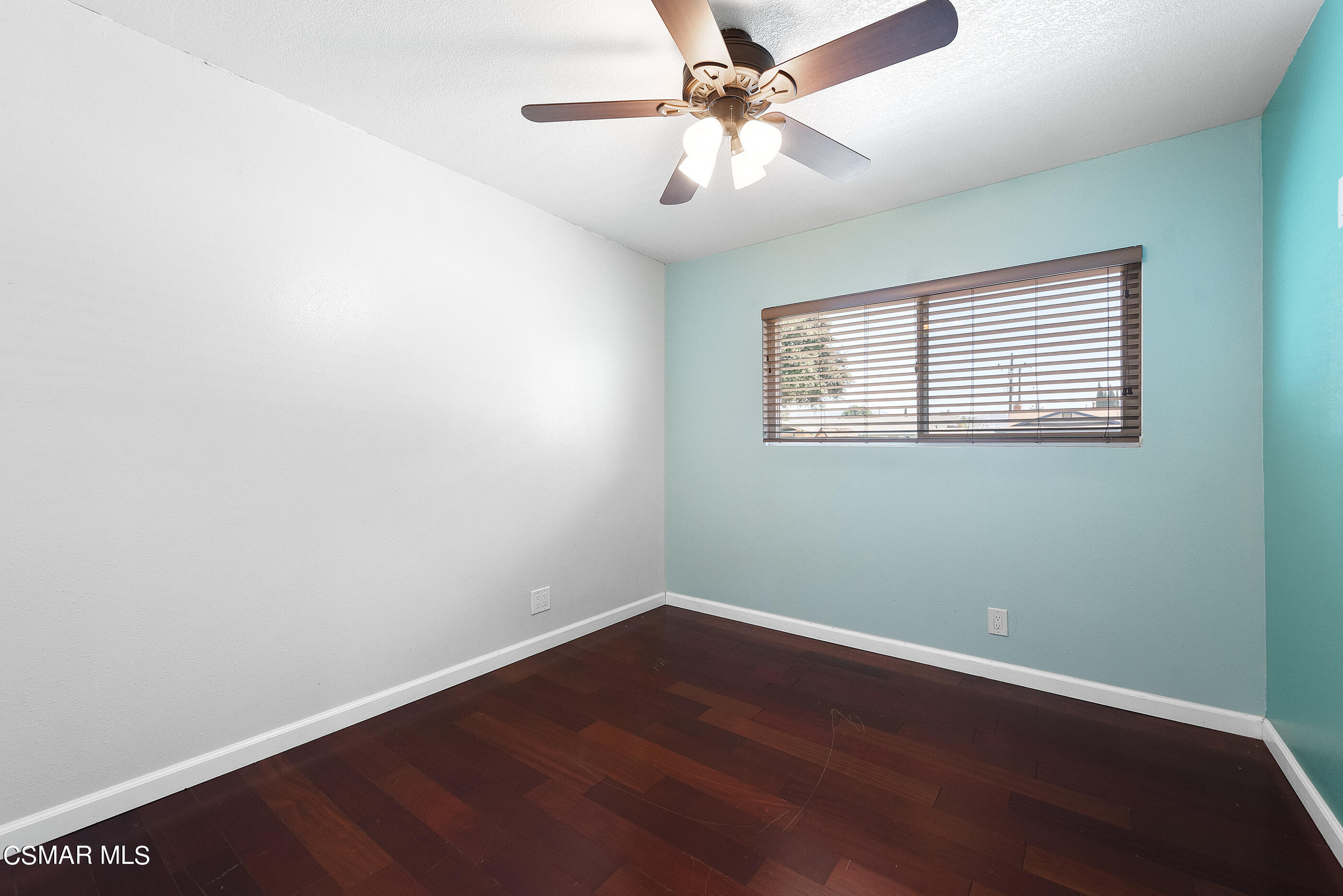 2031 Samson Avenue Simi Valley, CA 93063 - Photo 20 of 38 2031 Samson Ave Simi Valley-21