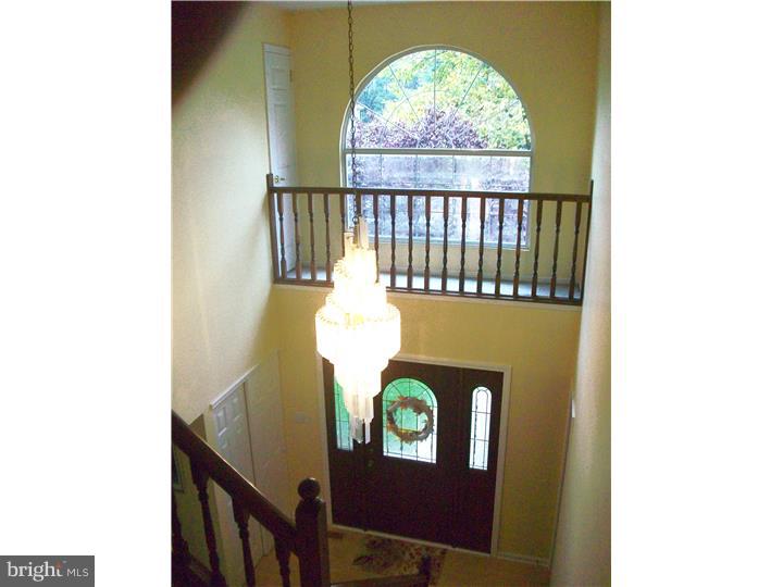 20 Creek Road Sewell, NJ 08080 - Photo 2 of 25 Foyer