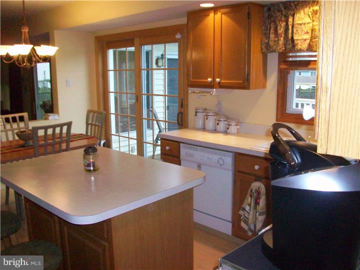 20 Creek Road Sewell, NJ 08080 - Photo 6 of 25 Kitchen