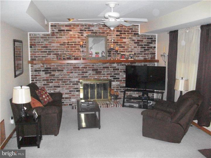 20 Creek Road Sewell, NJ 08080 - Photo 8 of 25 Family Room