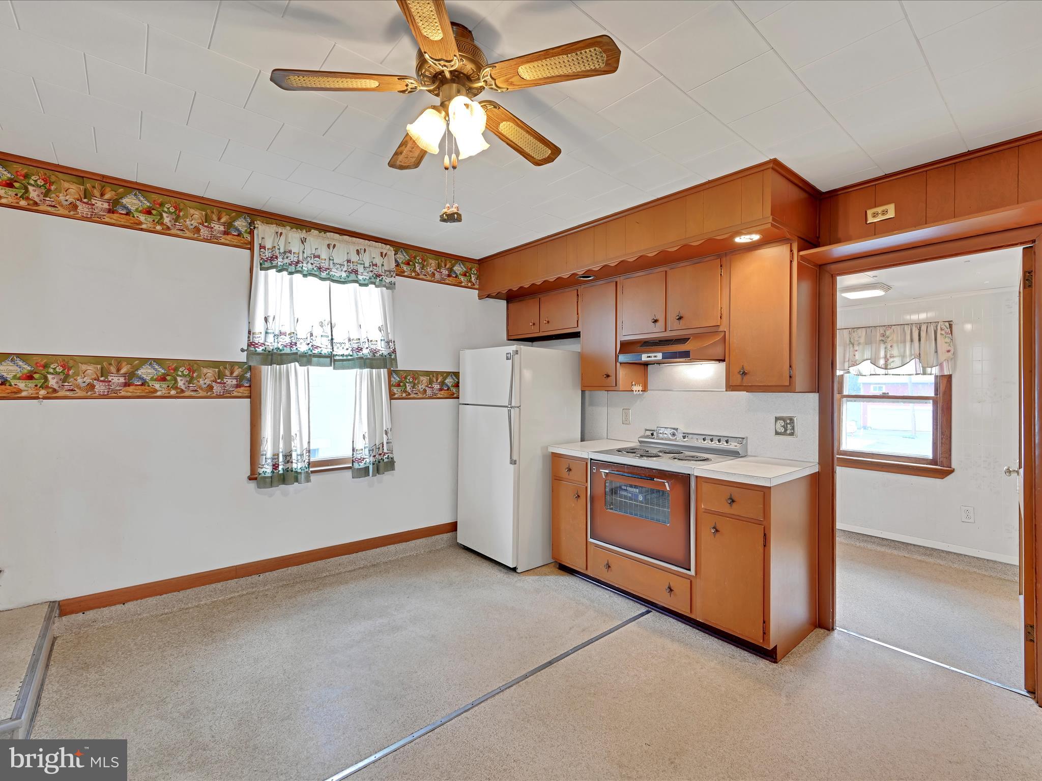 117 Reeser Street Leesport, PA 19533 - Photo 11 of 30 Kitchen