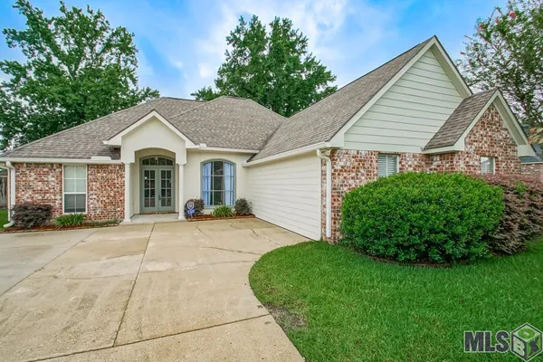 $325,000 | 17343 Les Chenier Street, Prairieville, LA 70769