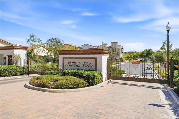 $949,500 | 220 Buena Vida Drive, Unit 308, Brea, CA 92823