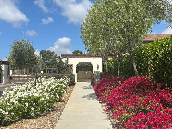 $949,500 | 220 Buena Vida Drive, Unit 308, Brea, CA 92823