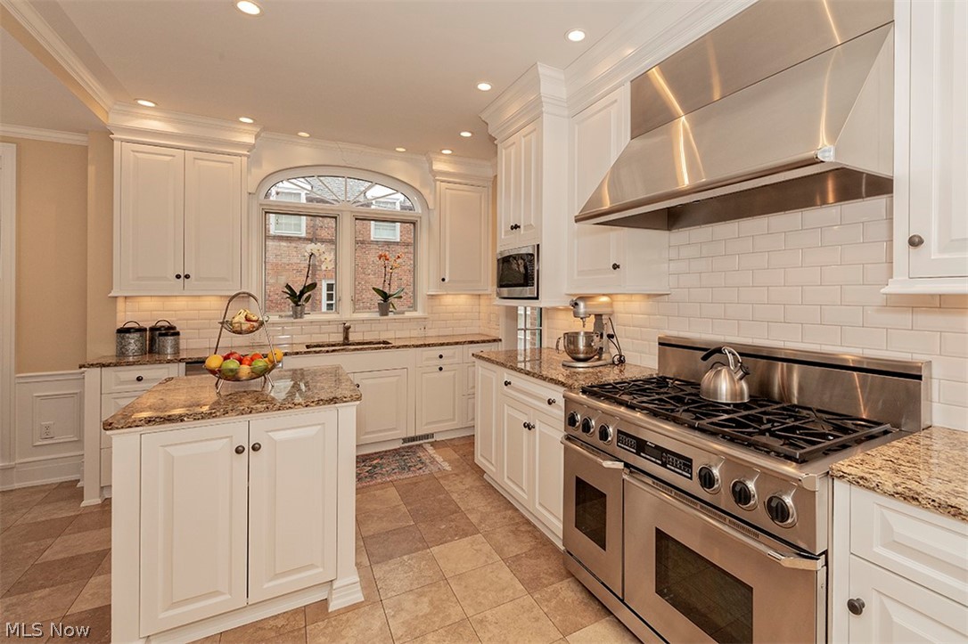 20776 Brantley Road Shaker Heights, OH 44122 - Photo 9 of 35 Gallery Image 9