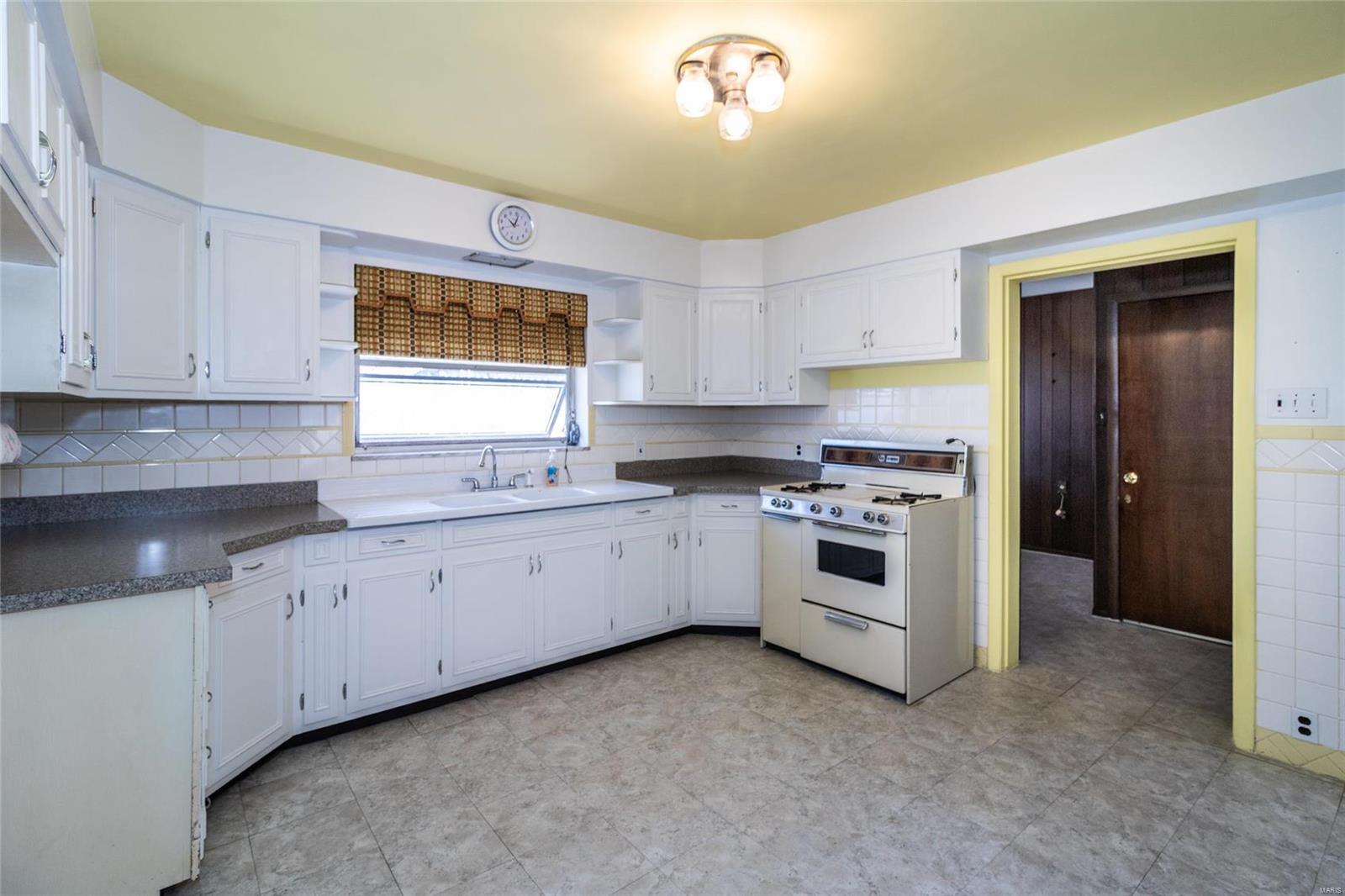 4640 Mattis Road St. Louis, MO 63128 - Photo 8 of 20 Gallery Image 8