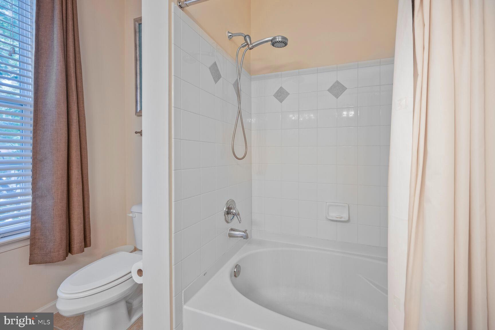 7 Booth Street, Unit 202 Gaithersburg, MD 20878 - Photo 17 of 32