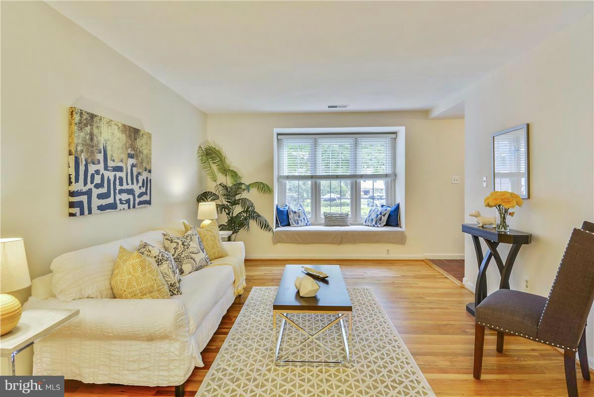 6731 Fairfax Road, Unit 11 Chevy Chase, MD 20815 - Photo 5 of 30 Interior (General)