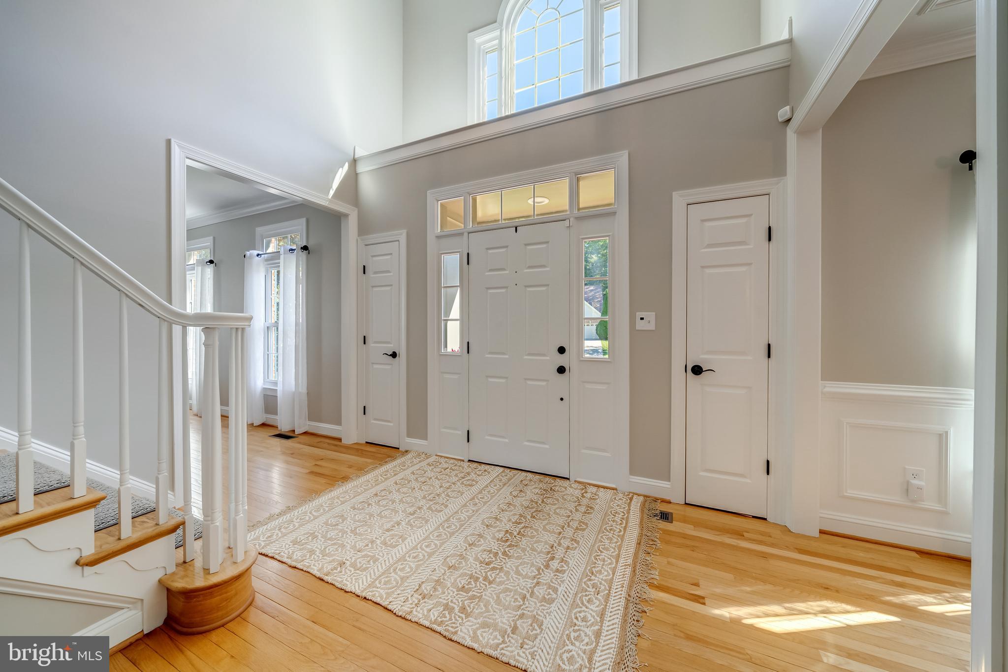 5464 Ashleigh Road Fairfax, VA 22030 - Photo 12 of 85 LIGHT-FILLED FOYER