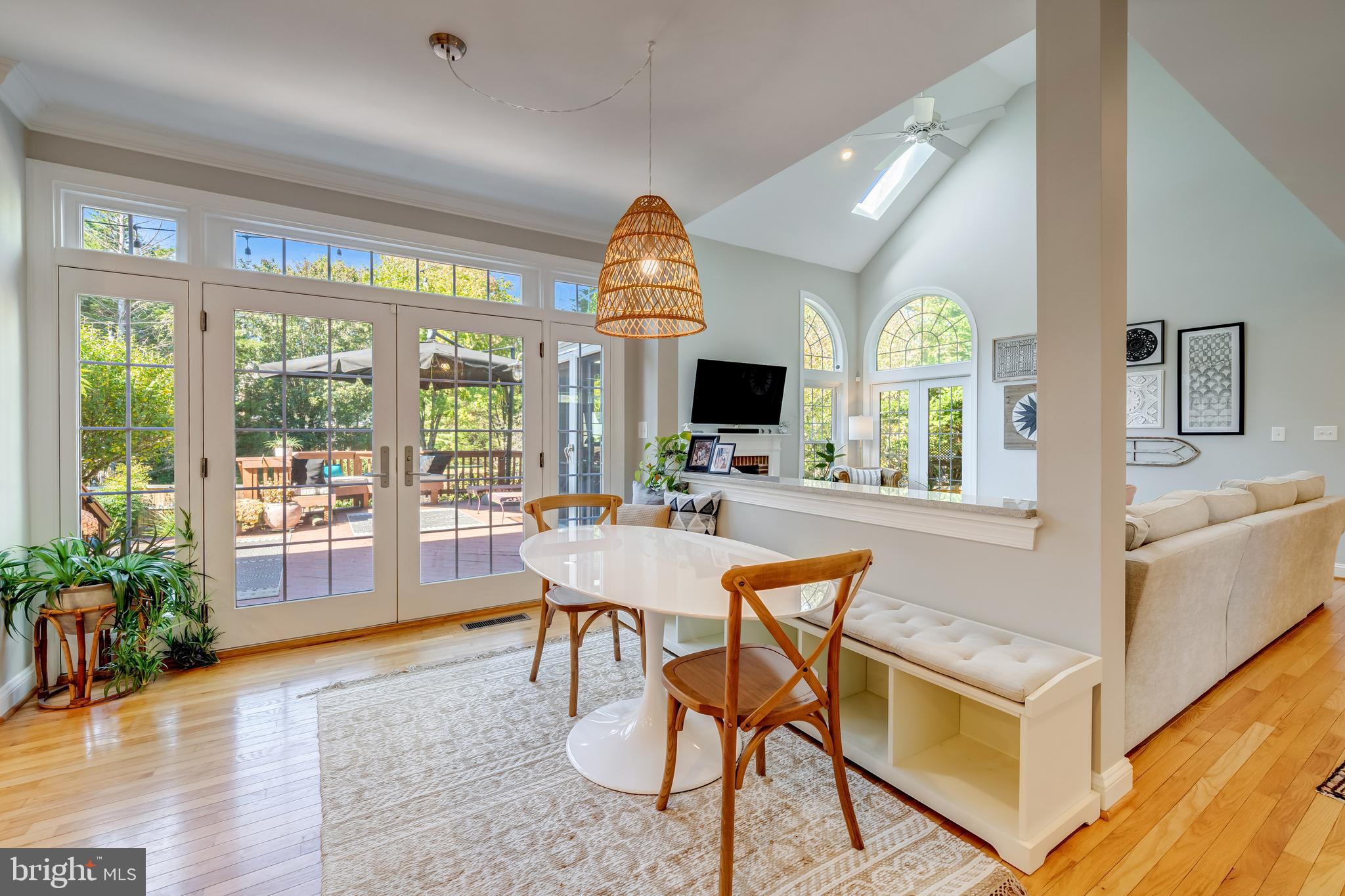 5464 Ashleigh Road Fairfax, VA 22030 - Photo 25 of 85 BREAKFAST AREA ALSO HAS ANDERSEN DOORS TO THE DECK
