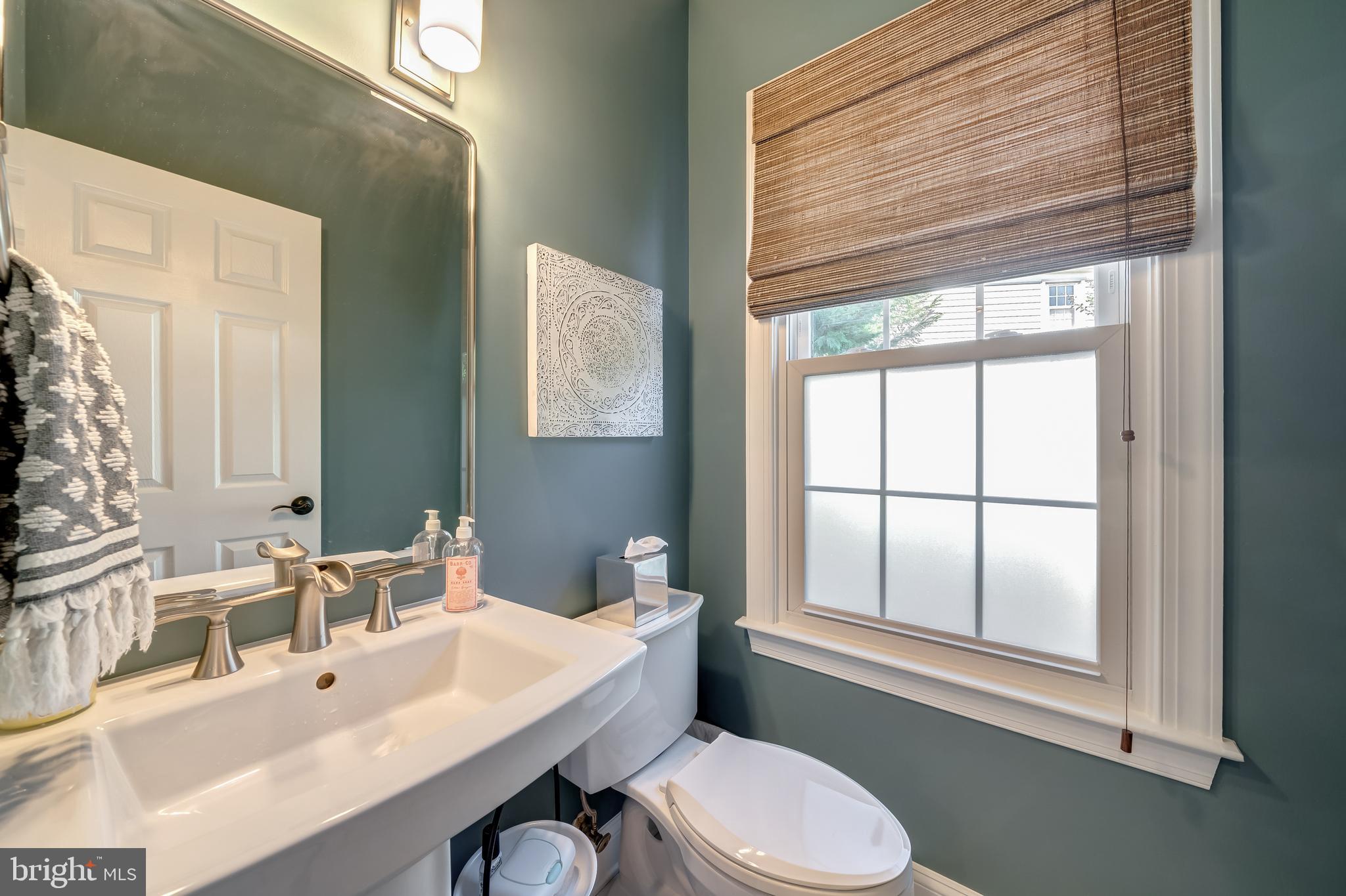 5464 Ashleigh Road Fairfax, VA 22030 - Photo 41 of 85 LOVE A POWDER ROOM WITH NATURAL LIGHT