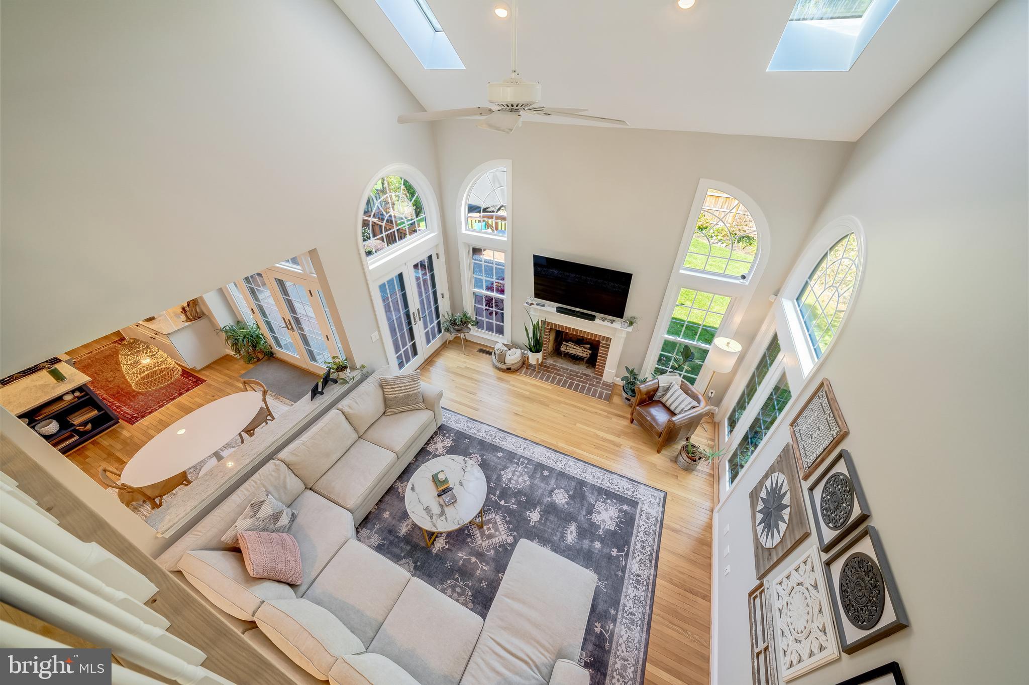 5464 Ashleigh Road Fairfax, VA 22030 - Photo 44 of 85 VIEW FROM UPPER FOYER