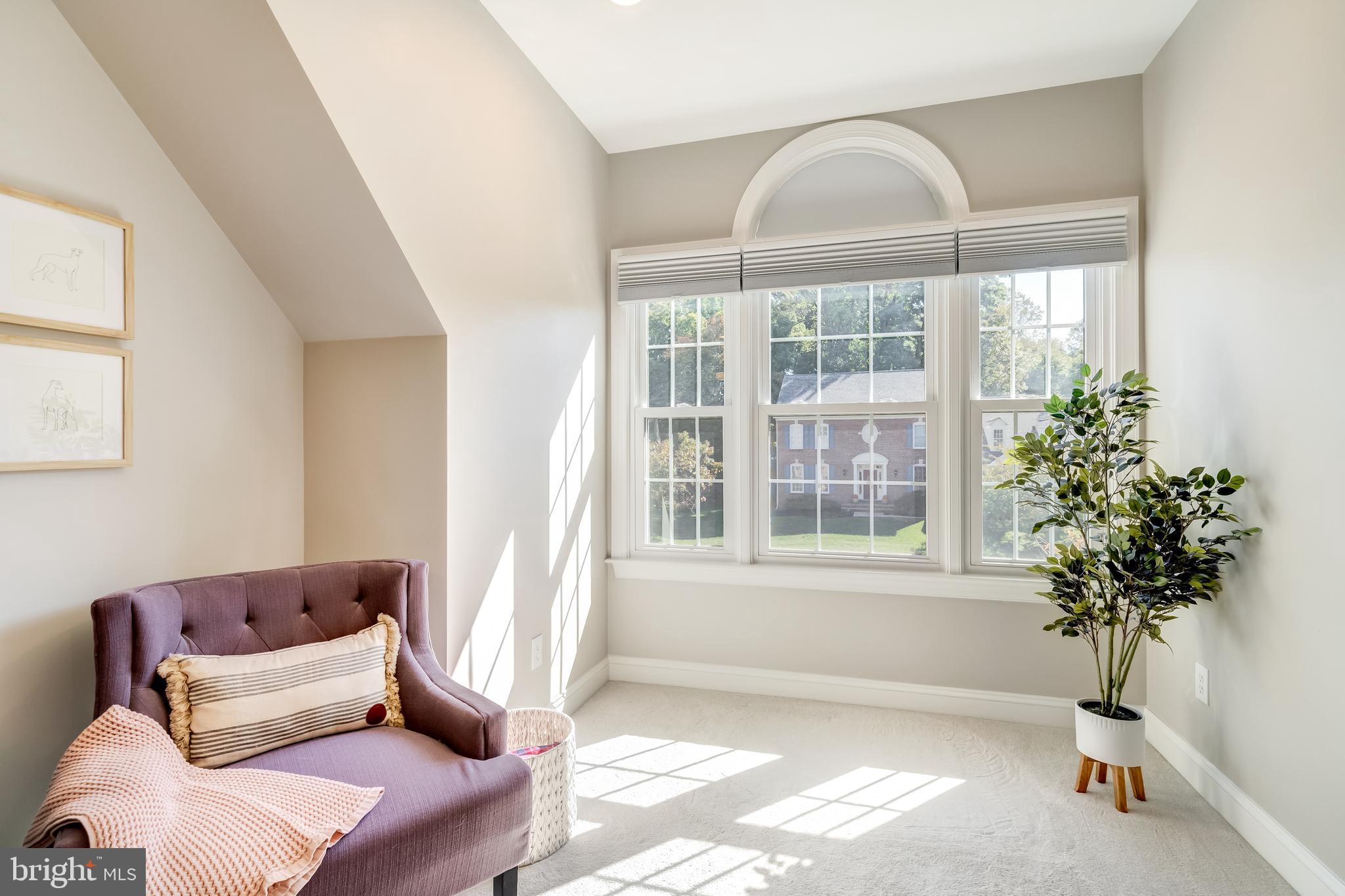 5464 Ashleigh Road Fairfax, VA 22030 - Photo 49 of 85 LIGHT-FILLED READING NOOK