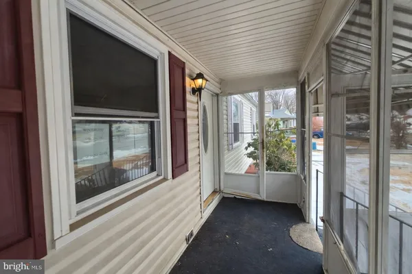 a view of an entryway of the house