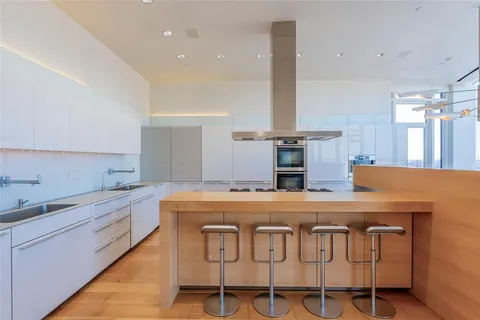 $5,995,000 | 2430 Victory Park Lane, Unit 3001, Dallas, TX 75219