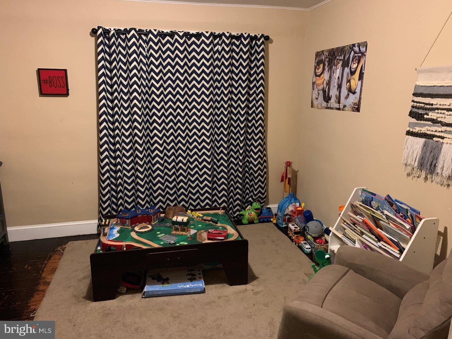 555 Chestnut Street, Unit REAR West Reading, PA 19611 - Photo 6 of 11 a living room with furniture