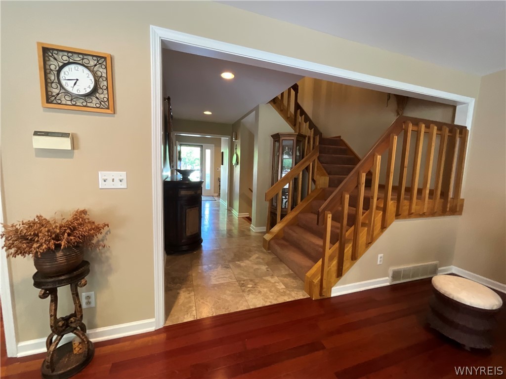 122 Hidden Ridge Common Amherst, NY 14221 - Photo 7 of 26