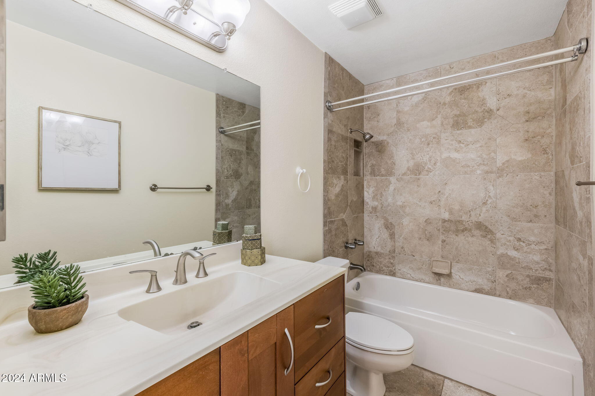 4550 East Corral Road Phoenix, AZ 85044 - Photo 29 of 54 Hall Bathroom