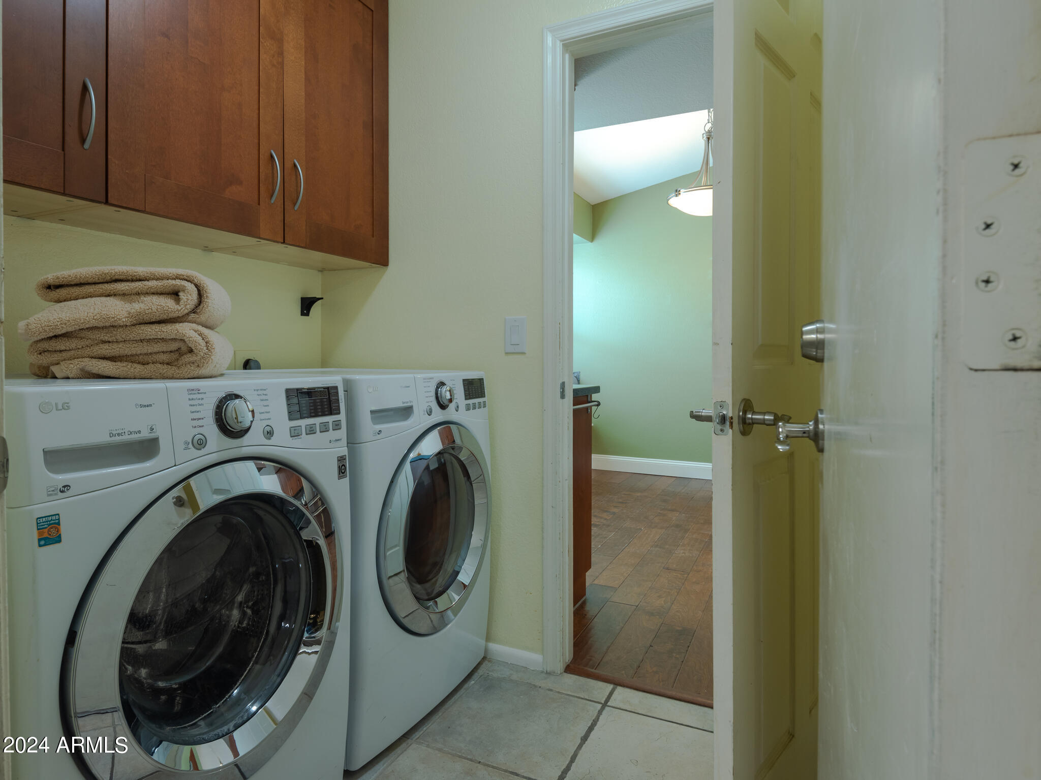 4550 East Corral Road Phoenix, AZ 85044 - Photo 31 of 54 Washer and Dryer stay!