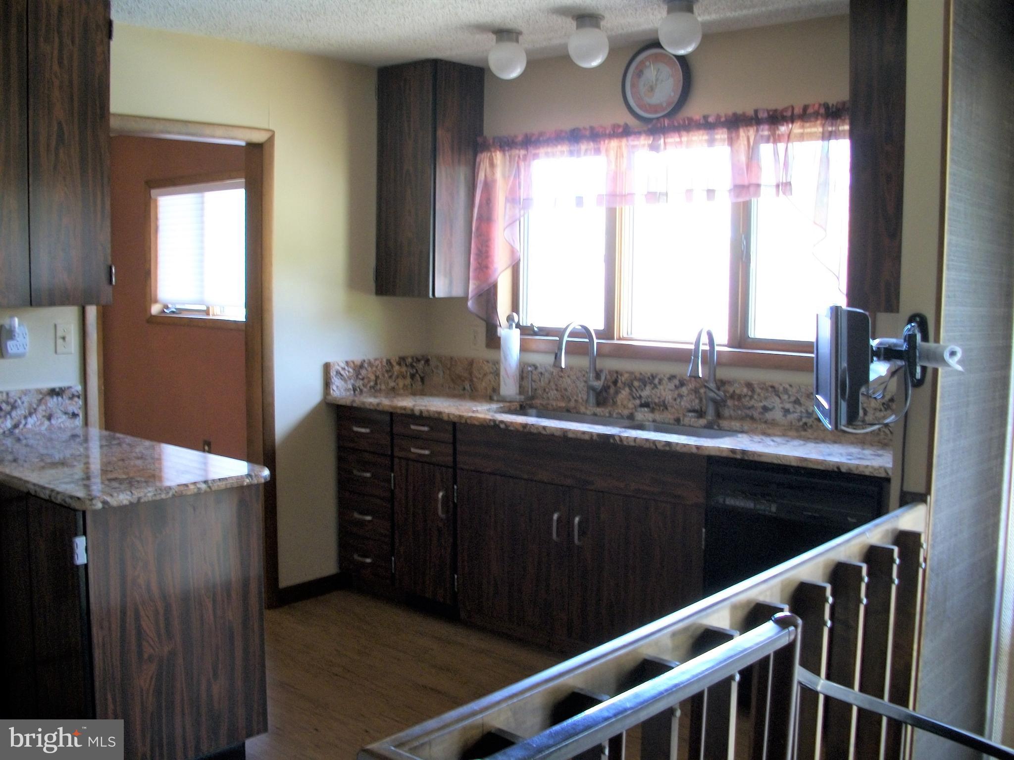 4024 Grande View Drive Pylesville, MD 21132 - Photo 15 of 55 Kitchen