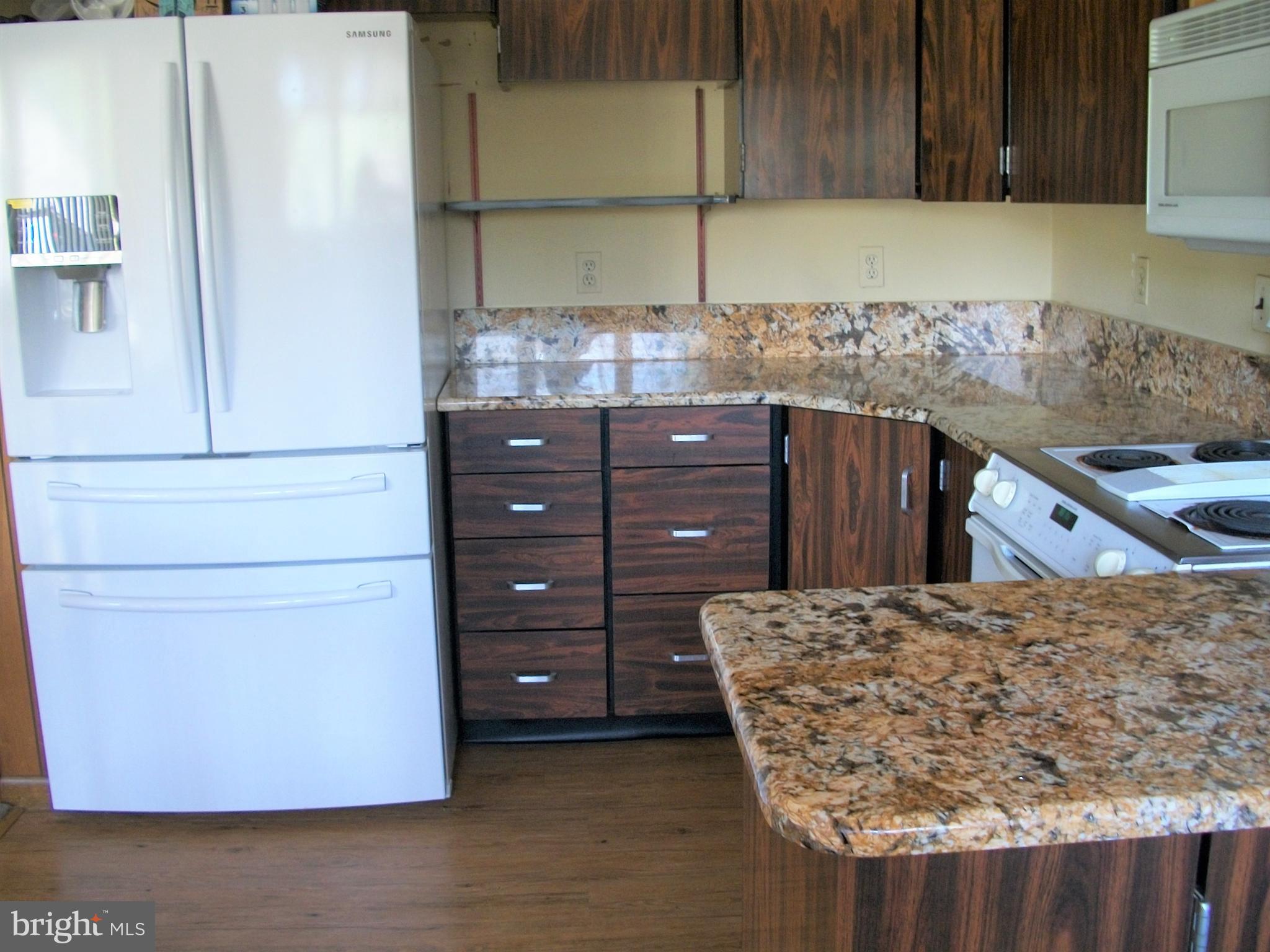4024 Grande View Drive Pylesville, MD 21132 - Photo 16 of 55 Kitchen