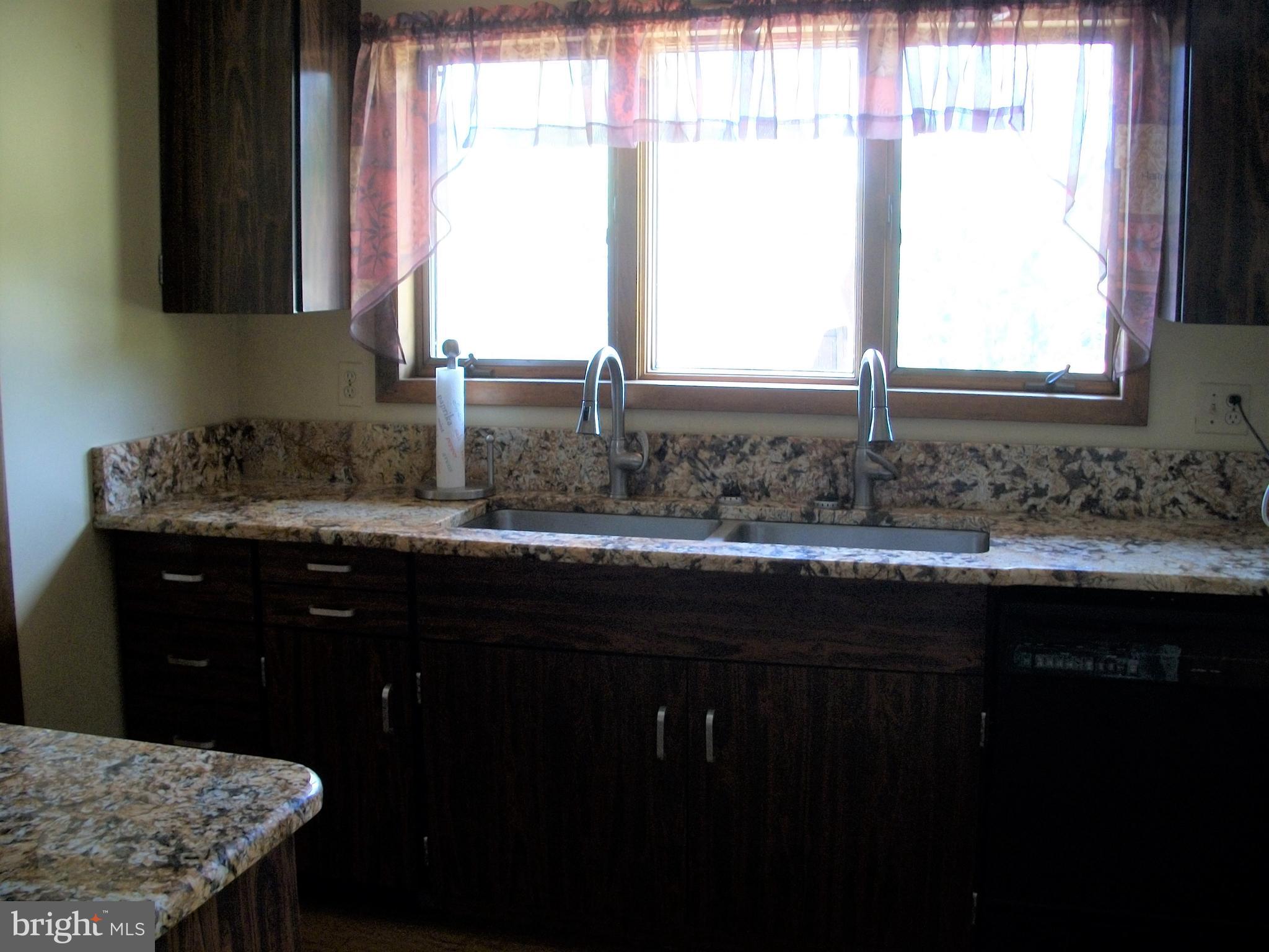 4024 Grande View Drive Pylesville, MD 21132 - Photo 17 of 55 Kitchen