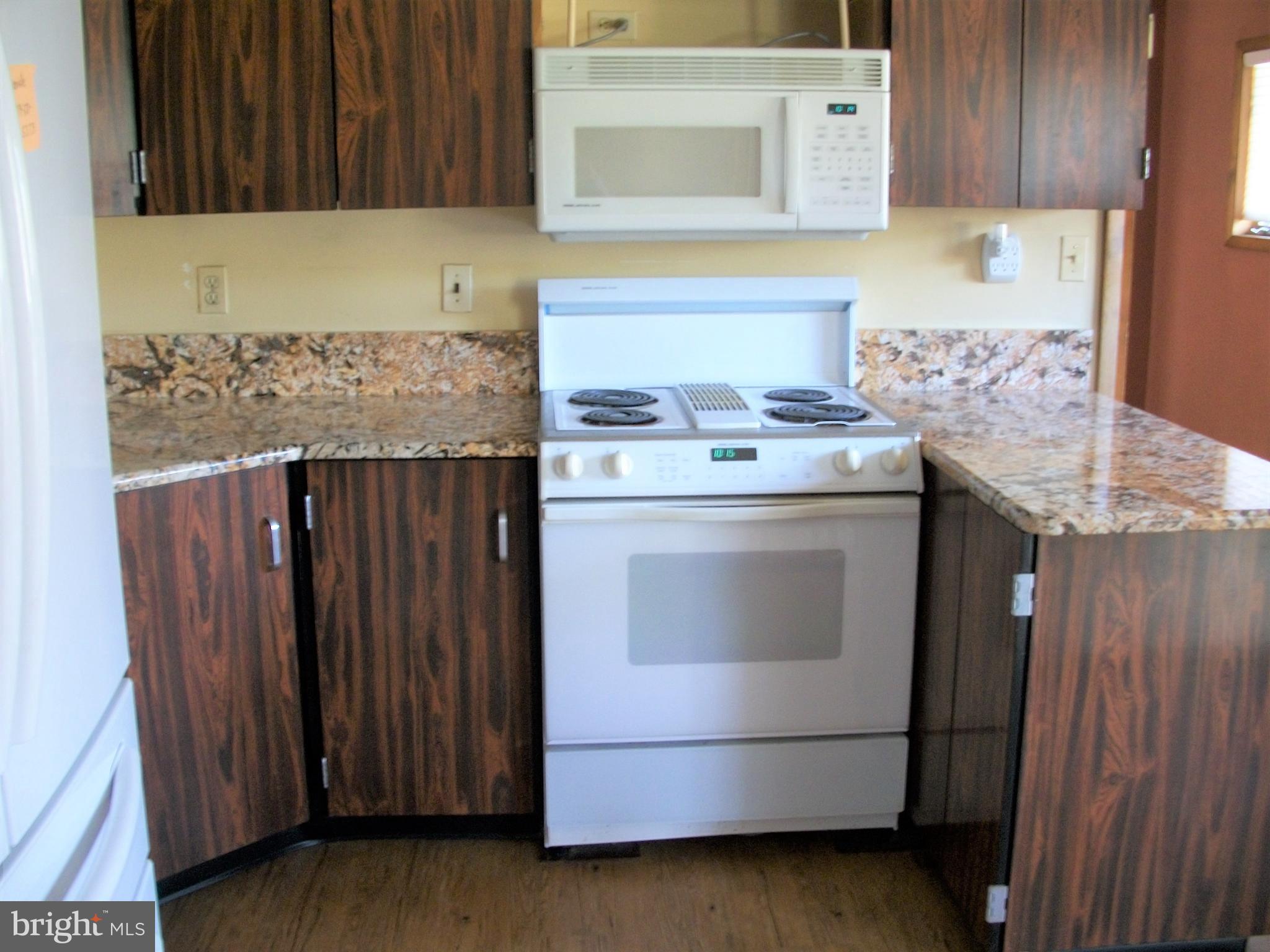 4024 Grande View Drive Pylesville, MD 21132 - Photo 18 of 55 Kitchen